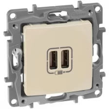 Розетка Legrand Etika Ivory 672394